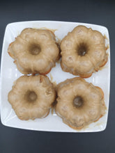Load image into Gallery viewer, Brown sugar caramel mini bundt cakes
