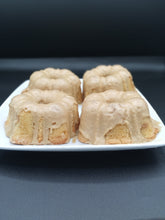 Load image into Gallery viewer, Brown sugar caramel mini bundt cakes
